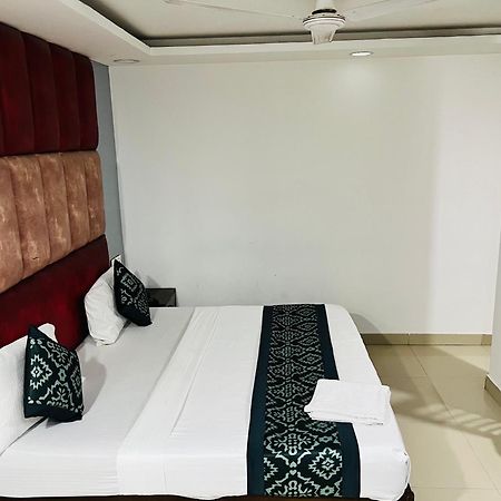 Hotel Marina Near Igi Airport Delhi 新德里 外观 照片