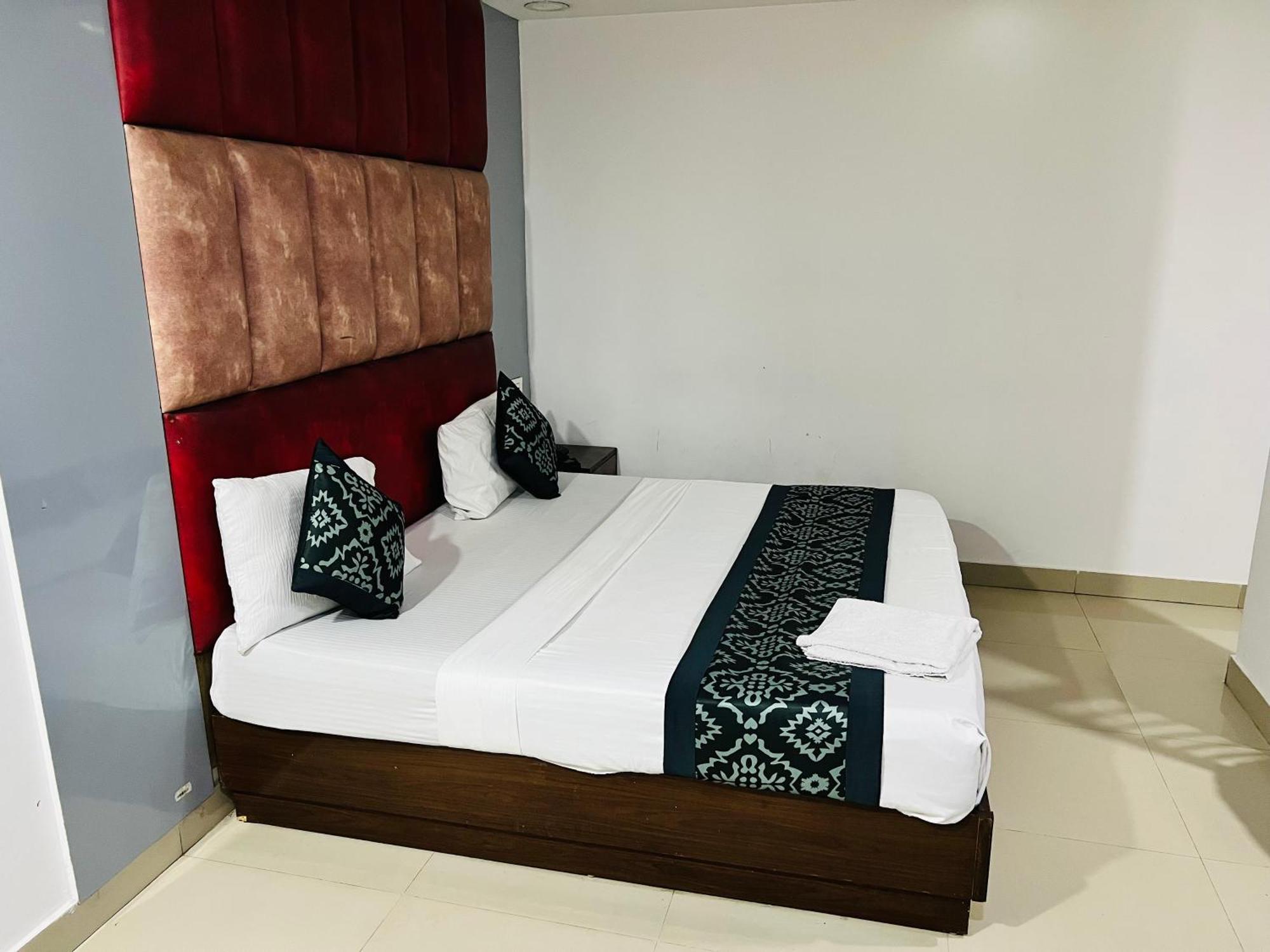 Hotel Marina Near Igi Airport Delhi 新德里 外观 照片