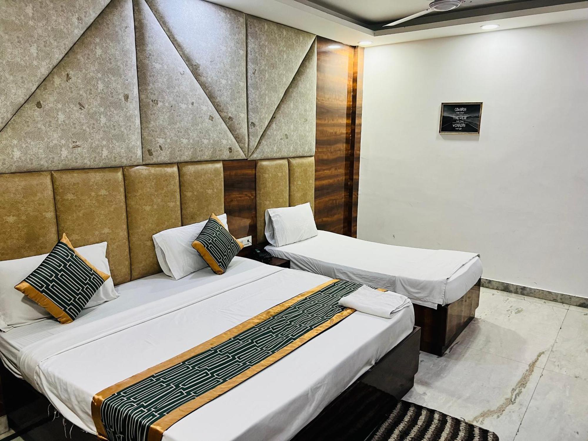 Hotel Marina Near Igi Airport Delhi 新德里 外观 照片