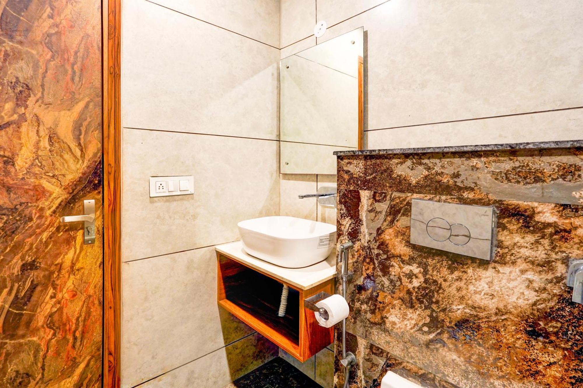 Hotel Marina Near Igi Airport Delhi 新德里 外观 照片
